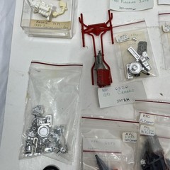 Junkyard Model Car Lot Motors Engines Accessories Various Parts 1/24