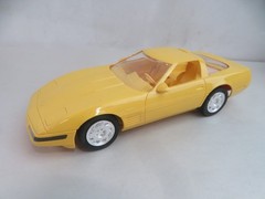 AMT ERTL 1992 Corvette Convertible ZR1 Yellow 6575