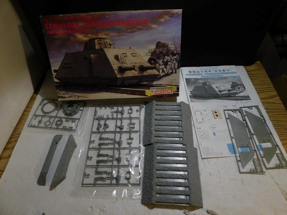 Dragon 1:35 #6072 Schwerer Panzer Spahwagen 1939-1945 Series Open Box Complete