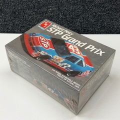 AMT ERTL Richard Petty STP Grand Prix 1/25 Model Kit NASCAR 43 Pontiac 6728 NEW
