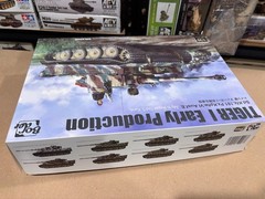 Border BT-010 1/35 TIGER I EARLY PRODUCTION SD.KFZ.181 Model Kit Tank