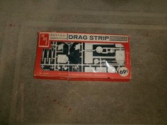 AMT 1/25 CUSTOM COMPETITION AUTO PARTS ON BLISTER PACK DRAG STRIP ACCESSORIES