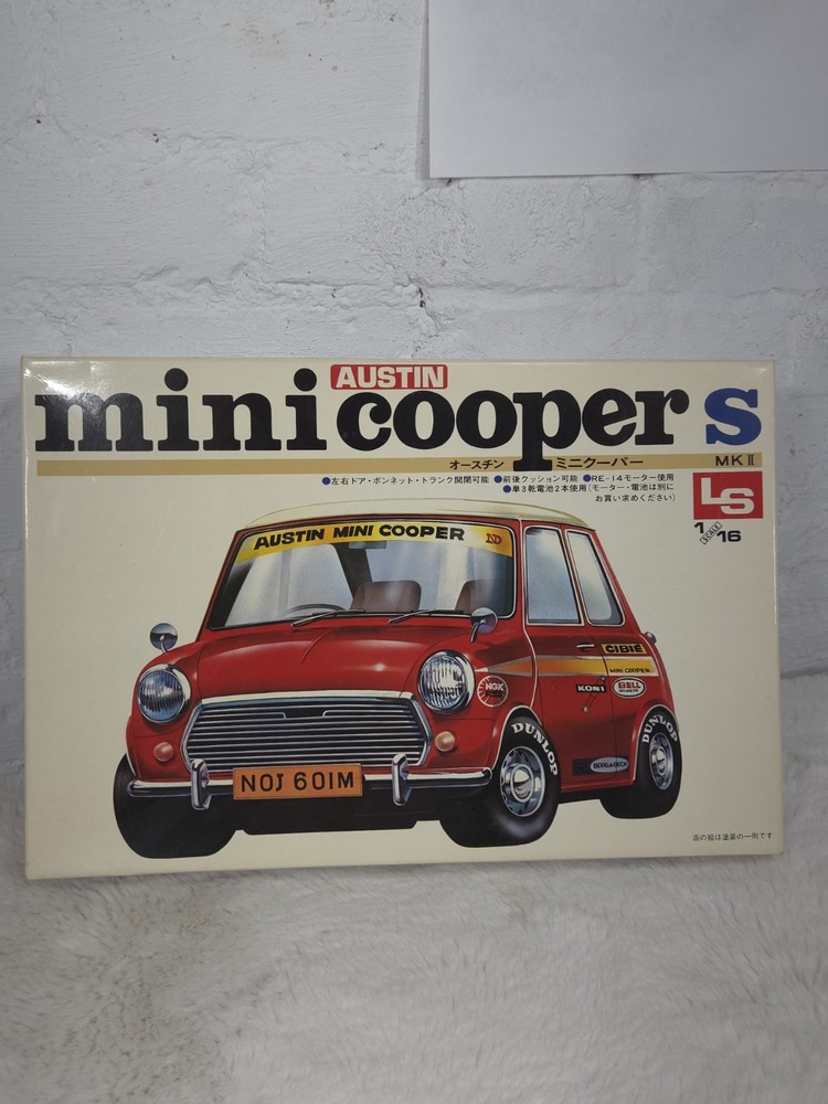LS 1/16 C1201 Austin Mini Cooper S MK II Motorized Model Kit NOS New