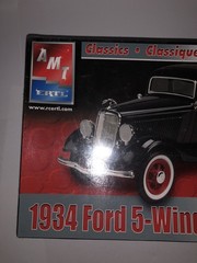 AMT Ertl 1934 Ford 5-Window Coupe Classics Model Kit