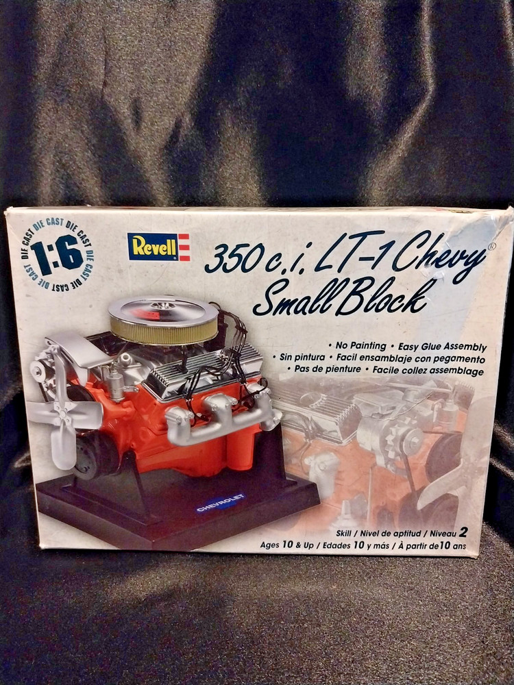 NEW SEALED Revell 1:6 350 C.I. LT-1 Chevy Small Block Die Cast Model