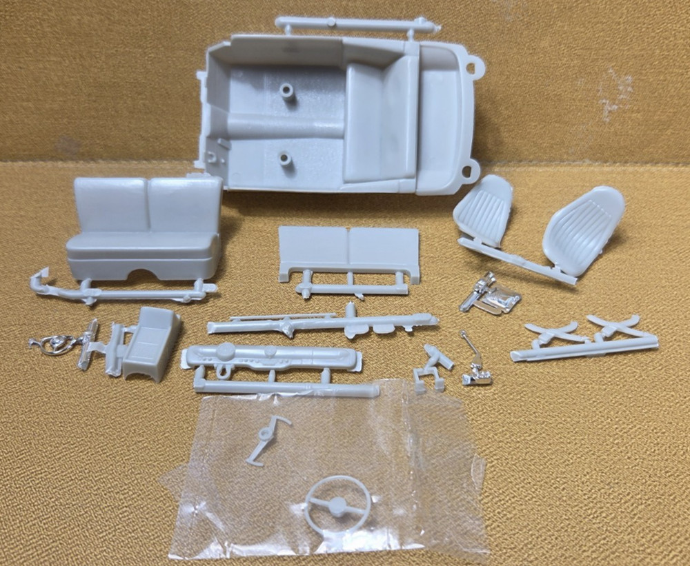 1950 Ford Convertible COMPLETE INTERIOR & UPGRADES 1:25 AMT NEW Model PARTS