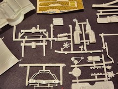 AMT 1969 Ford Thunderbird HT 1/25 Scale Model Kit – Nice Unbuilt Kit, Fair Box