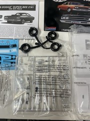Monogram 1969 Dodge Super Bee 440 6 Pack 2in1 1/24 Plastic Model 85-4505 NOS