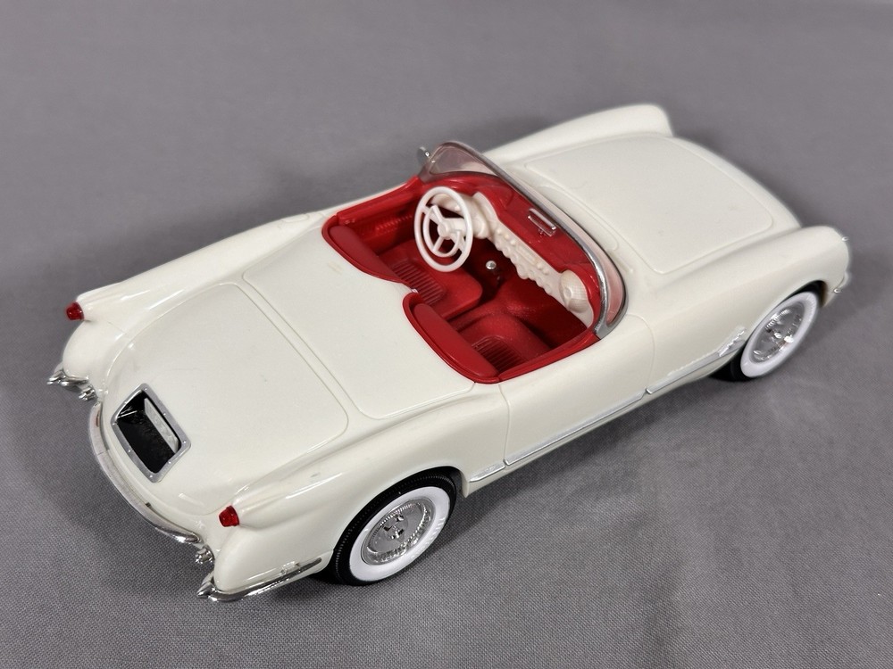 1/24 Scale 1953 Chevrolet CORVETTE Super Nice Model Car 1/25 C1 White/Red *NICE*