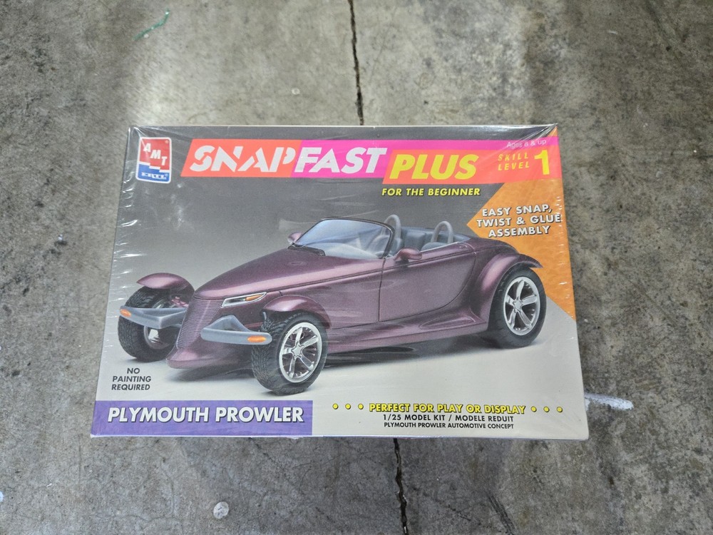 🔥1994 AMT/ERTL Models Kit #8284 SNAPFAST Plus Plymouth Prowler – 1:25 Scale