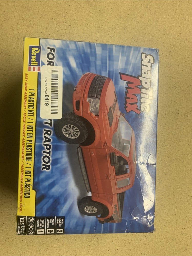 Revell 1233 1/25 Scale SnapTite Max Ford F-150 SVT Raptor Plastic Model Kit