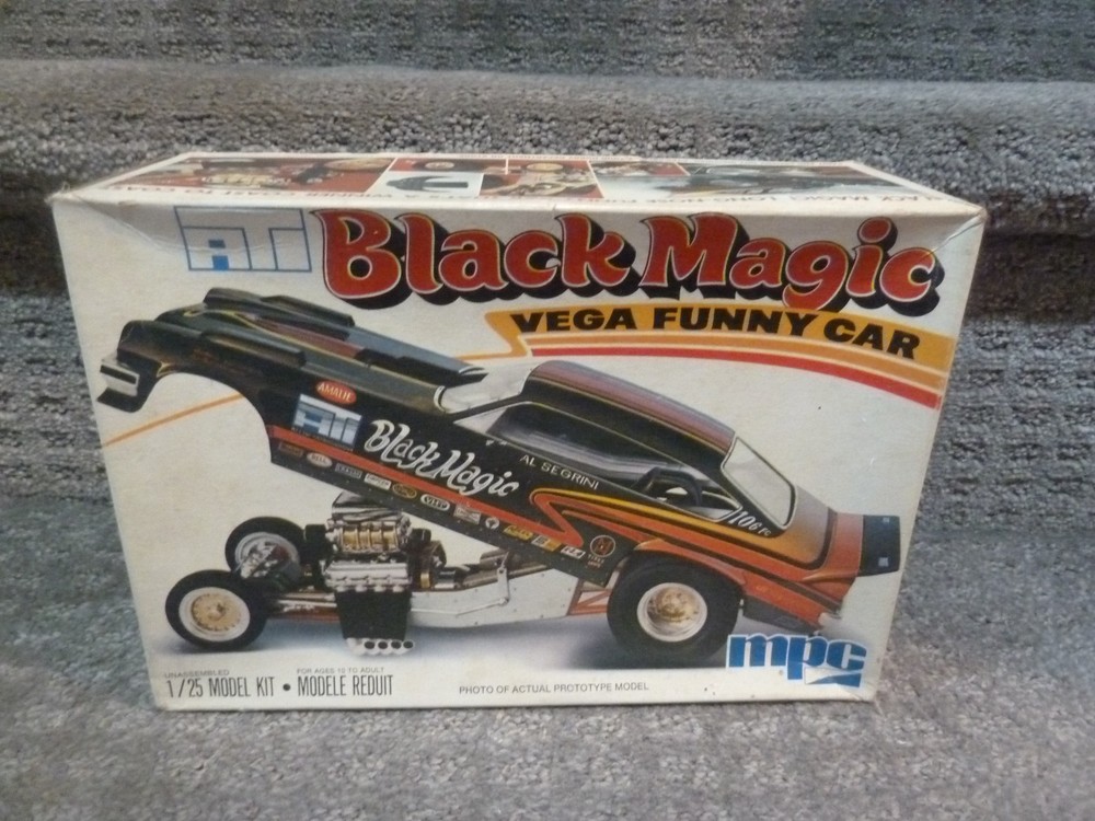 MPC 1-0772 BLACK MAGIC VEGA FUNNY CAR 1/25 SCALE Model Kit RARE ***READ***