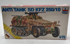 ESCI ERTL 8373 Sd.Kfz. 250/10 German Anti-Tank Vehicle WWII 1:72 Scale Model Kit