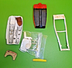 AMT 1932 FORD PHAETON KIT BASHING *LOTS OF PARTS*