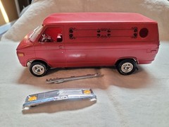 Neat Built Up Original Issue AMT 70’s Chevy van. 1/25
