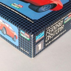 Crown 1/24 Ferrari 365GT Daytona Plastic Model Kit Motorized