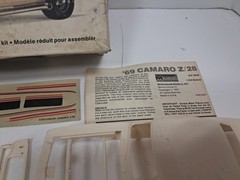 Monogram 1/24 – 1969 CAMARO Z-28 – Model Kit – 2220 – New in Box – 1977