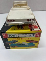 VINTAGE ORIGINAL ISSUE AMT 1/25 1961 PONTIAC CONV. JUNKYARD BUILT KIT