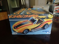 VINTAGE MPC 1975 CORVETTE CONVERTIBLE 1/25 USED OPEN BOX