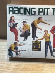 Racing Pit Team 1/20 Scale Tamiya Sealed Plastic Model Kit 2011 8 Figures Japan