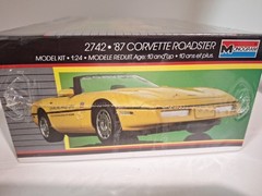 MONOGRAM 1987 MODLE CAR KIT 1:24 SCALE CORVETTE ROADSTER NEW, SEALED.
