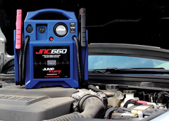 Clore Automotive JNC660 1700 Peak Amp 12 Volt Jump Starter , Blue