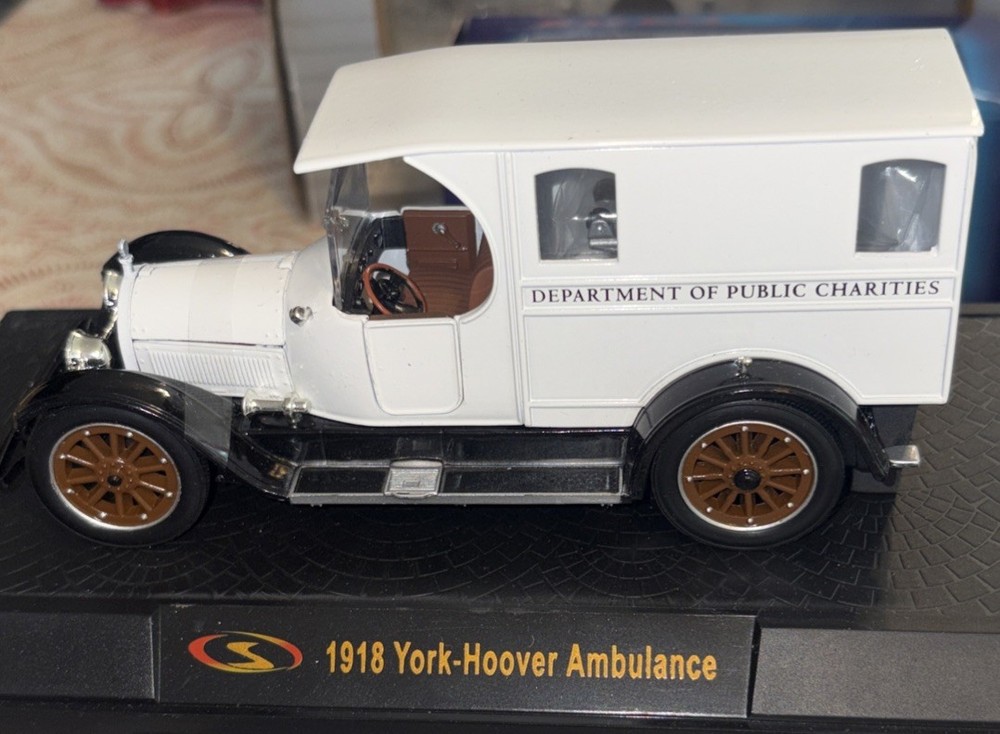 SIGNATURE MODEL’S 1918 York-Hoover Ambulance