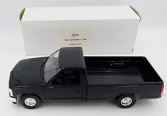 1:25 Ertl 6262EO 1988 Chevrolet Silverado C-1500 – Saber Black – NEW – Mint