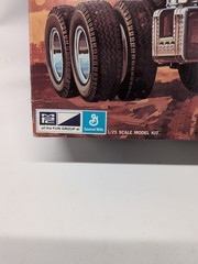 MPC Mack DM800 Semi Tractor Cab – Truck Kit – 1/25 Scale Open Box