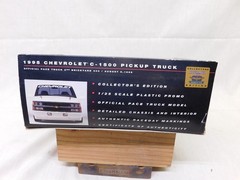 1995 CHEVROLET C1500 PICKUP TRUCK PROMO MODEL BRICKYARD 400 TRUCK 1/25 SCALE