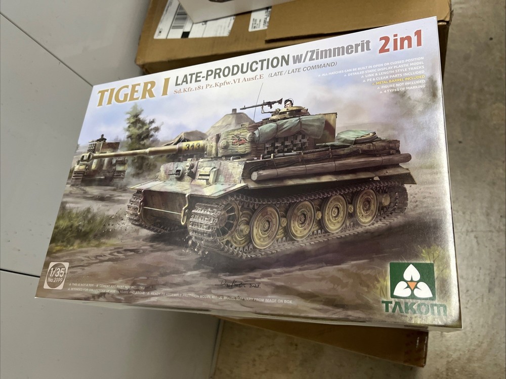 1/35 Takom #2199 Tiger 1 Late-Production With Zimmerit 2in1
