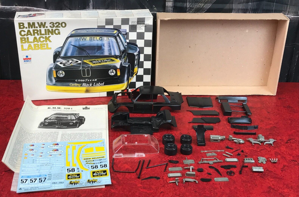 OPEN BOX ESCI Italy 1:24 Plastic Model Kit BMW 320 CARLING BLACK LABEL 3005