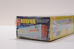 AMT REEFER FRUEHAUF FB 40 FOOT WATKINS SCALE 1:25 MODEL KIT NEW T507