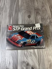 AMT ERTL #43 Richard Petty STP Grand Prix 6728 Vintage NASCAR Model 1:25 SEALED!
