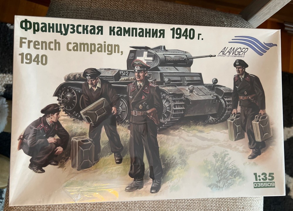 ALANGER 1:35 1940 FRENCH CAMPAIGN TANK & FIGURES MODEL KIT 035509 NEW SEALED BOX