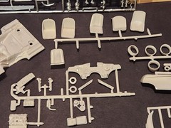 AMT 1965 Ford Thunderbird HT 1/25 Scale Model Kit – Nice Unbuilt Kit, Rough Box