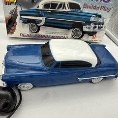 LINDBERG 1953 BEL AIR BOMB BUILD N’PLAY JUMPING ACTION MODEL KIT HOPPER LOWRIDER