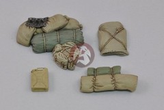 Royal Model 1/35 Italian Carro Armato M13/40 Tank Stowage & Accessories Set 602