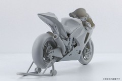 BEEMAX BX13002 1/12 Yamaha YZR-M1 ’07 Tech 3 Motorcycle Model Kit