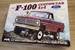 70 FORD F-100 CUSTOM CAB 4×4 PICKUP 360 V8 1970 1/25th scale Moebius #1230