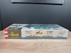 REVELL AUTHENTIC – FORD PICK-UP TRUCK – KIT #1430 w/ACCESSORIES – VINTAGE SEALED