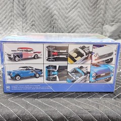 Monogram ’55 Chevy Bel Air Street Machine 2’N1 Model Kit 1:24 14519