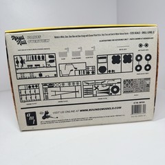 AMT 1:25 Royal Rail Retro Deluxe Edition Kit # AMT-630