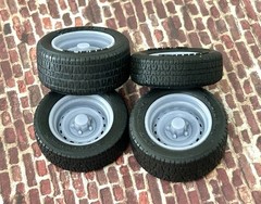 1/24 Scale: 17-inch “Chevy Truck Rally” wheels W/ Wide Rear Tires . Resin