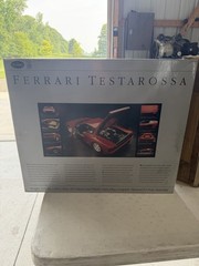 VINTAGE NEW OLD STOCK FERRARI TESTAROSSA MODEL KIT 1/8 SCALE TESTORS WITH BOX