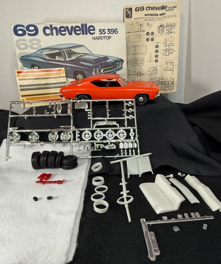 Vintage 1969 Chevy Chevelle SS 396 Built Model Partial Paint Extra Parts Box