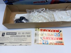 AMT 1:25 Watkins Reefer Fruehauf FB 40′ Refrigerator Van Sealed Inside Model Kit
