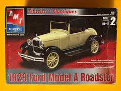 1929 FORD MODEL A ROADSTER MODEL KIT AMT ERTL 1/25 SCALE STARTED HAS EXTRA PARTS