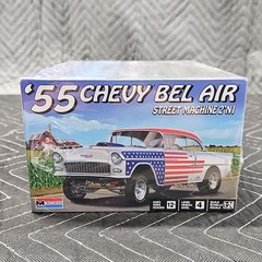 Monogram ’55 Chevy Bel Air Street Machine 2’N1 Model Kit 1:24 14519