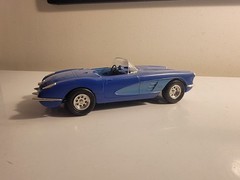 *Vintage* 1960 Chevy Corvette Convertible 1:25 Built Model